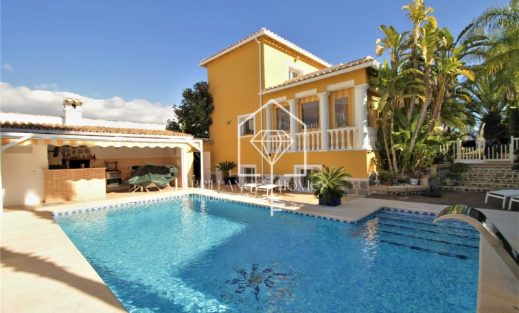 Villa / Detached house - Sale - Calpe - Calpe urbanizaciones