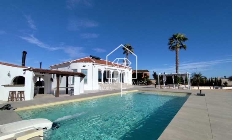 Villa - Sale - El Mudamiento - El Mudamiento