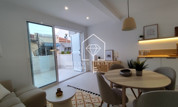 Resale - Townhouse - La Siesta