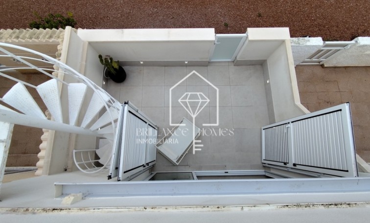 Resale - Townhouse - La Siesta