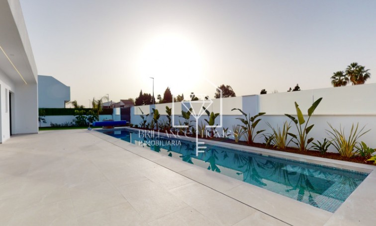 Nowa konstrukcja - Detached chalet - Los Alcázares  - 30710