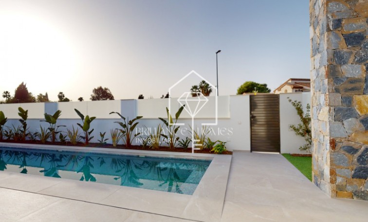 Nowa konstrukcja - Detached chalet - Los Alcázares  - 30710