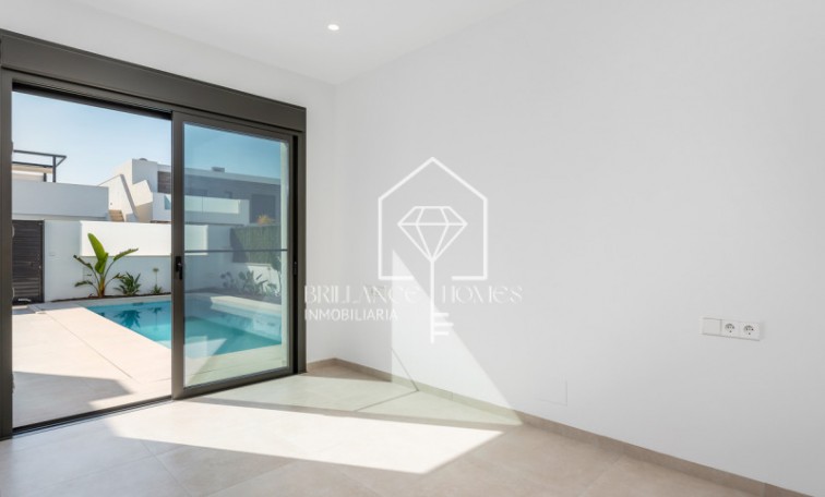 Nowa konstrukcja - Detached chalet - Los Alcázares  - 30710