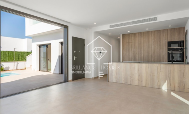 Nowa konstrukcja - Detached chalet - Los Alcázares  - 30710