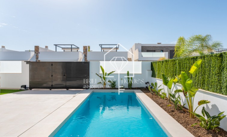 Nowa konstrukcja - Detached chalet - Los Alcázares  - 30710