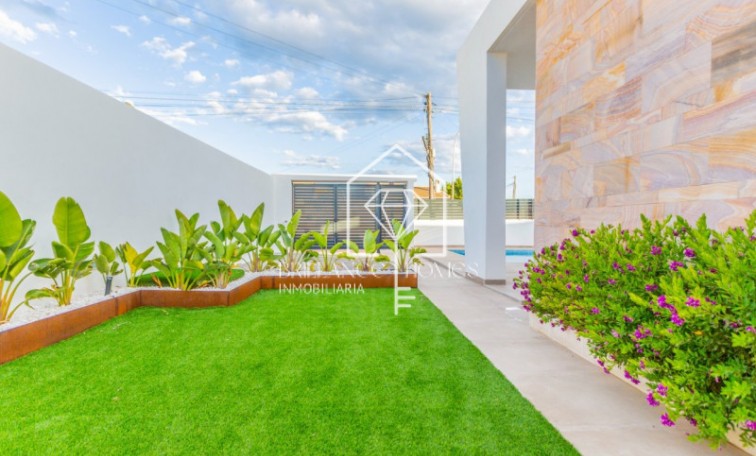 Nouvelle construction - Villas - Torrevieja - 03186