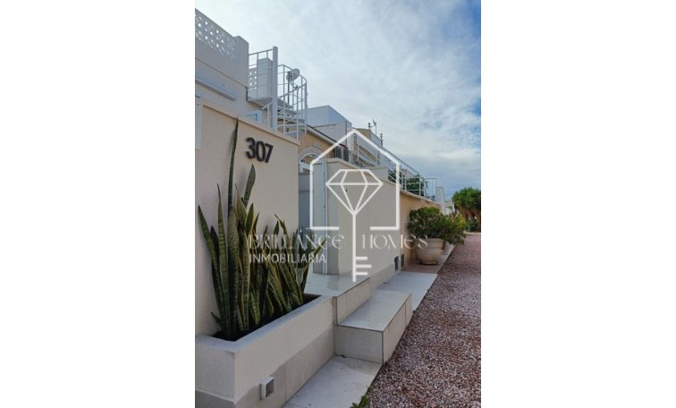 Resale - Townhouse - La Siesta