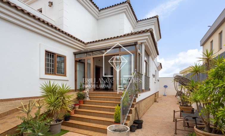 Segunda mano - Detached villa - Los Montesinos - La Herrada