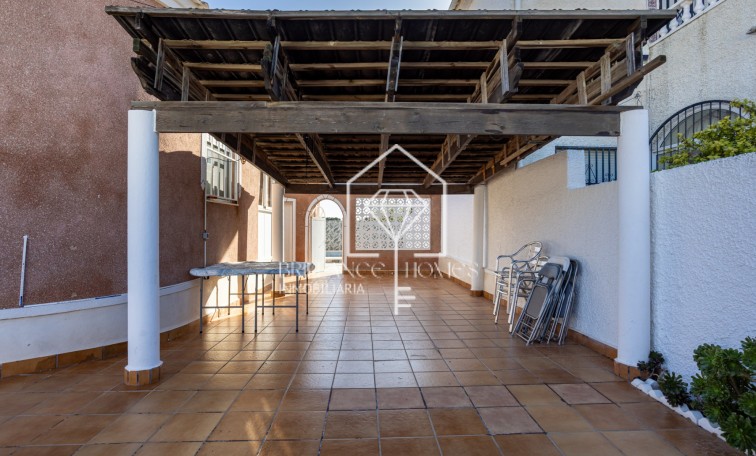 Segunda mano - Detached villa - Torrevieja - Urbanización San Luis