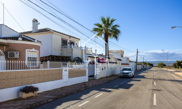 Segunda mano - Detached villa - Torrevieja - Urbanización San Luis