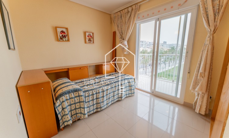 Segunda mano - Apartamento / piso - Los Arenales del Sol - Arenales