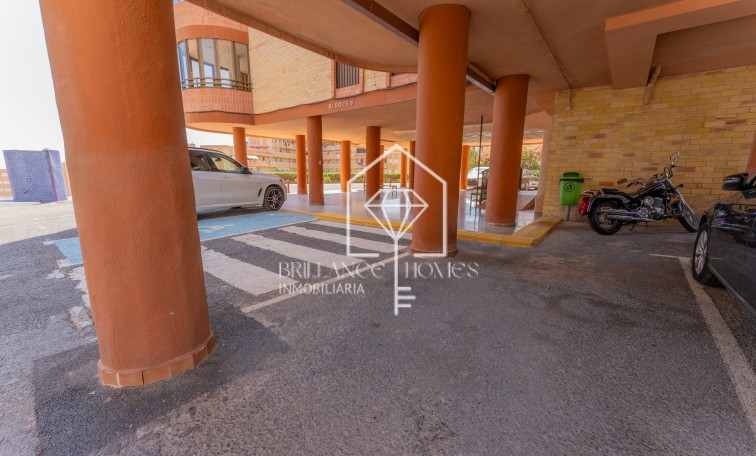 Resale - Wohnung - Los Arenales del Sol - Arenales