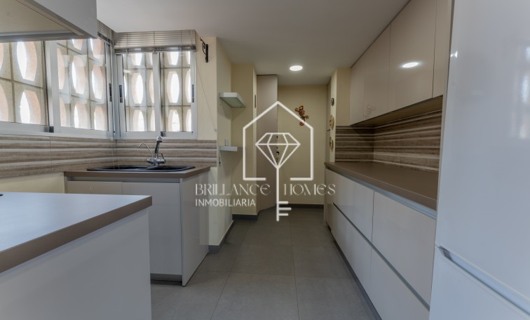 Resale - Wohnung - Los Arenales del Sol - Arenales