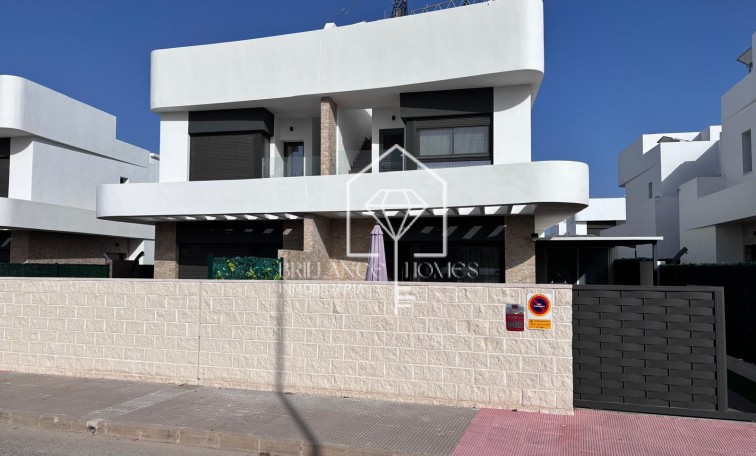 Sprzedaż - Semi Detached Villa - Los Montesinos - La Herada