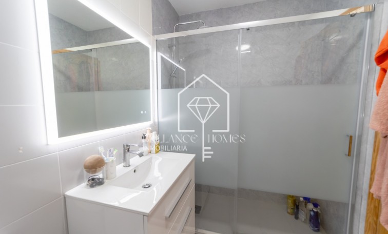 Segunda mano - Bungalow - Los Arenales del Sol - Arenales