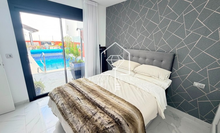 Resale - 4. House - Detached Villa - Los Montesinos - La Herrada