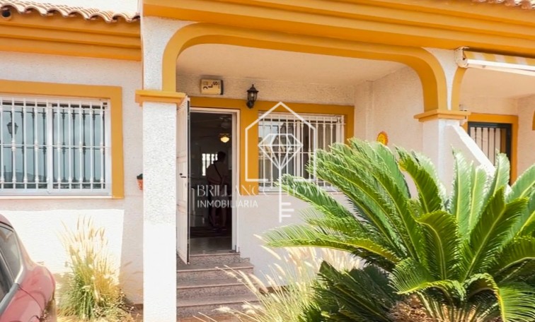 Resale - Townhouse - Daya Nueva