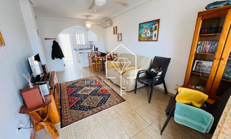 Resale - Townhouse - Daya Nueva
