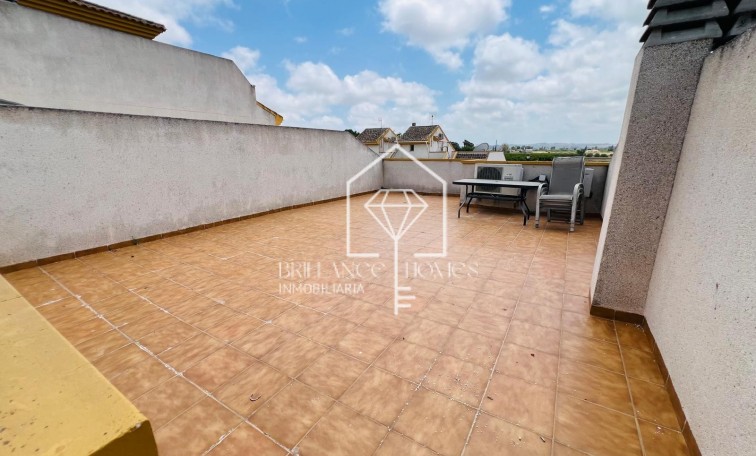 Resale - Townhouse - Daya Nueva