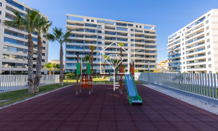 Revente - Appartement / flat - Torrevieja - Punta Prima