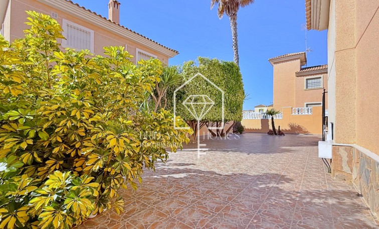 Segunda mano - Villa - Orihuela - Orihuela Costa