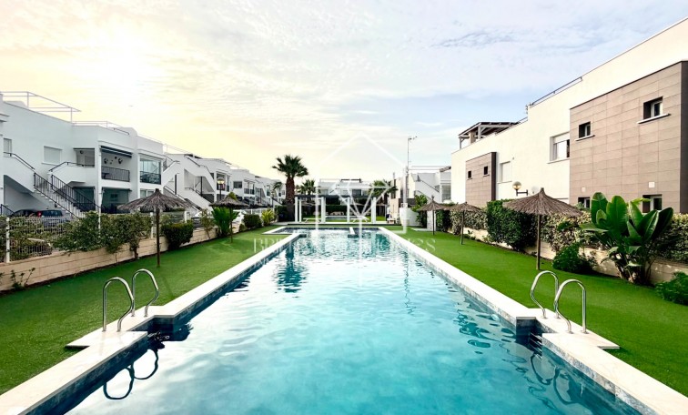 Sale - Apartment / flat - Torrevieja - Aguas Nuevas