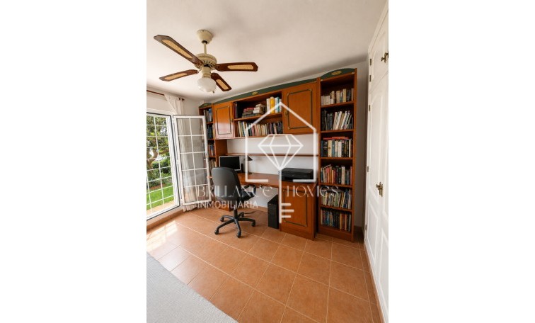 Resale - 4. House - Detached Villa - Gran Alacant
