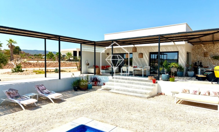 Sale - Detached villa - Pinoso