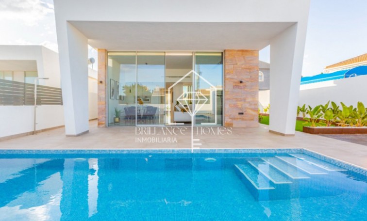 Obra nueva - Villa - Torrevieja
