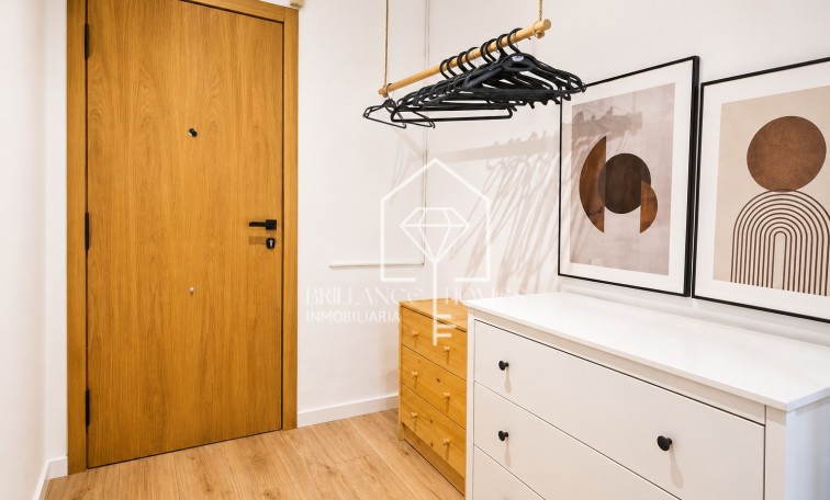 Sale - Apartment / flat - Alicante - Centro