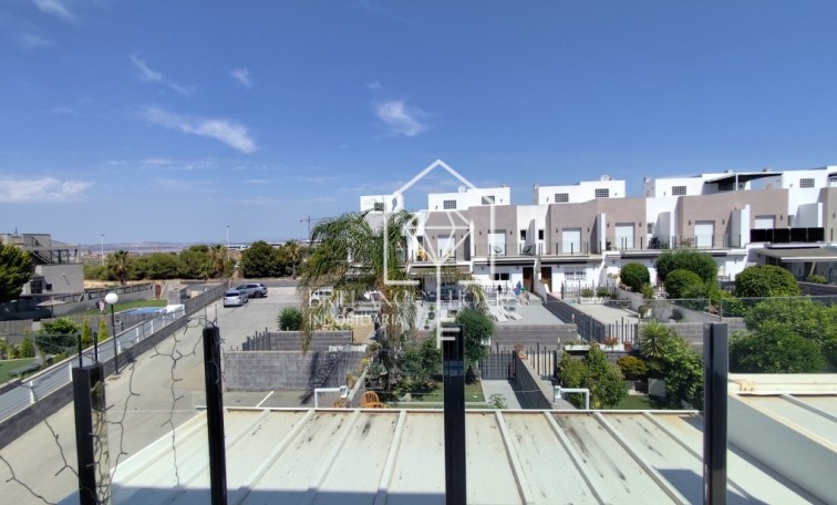Revente - Corner townhouse - Torrevieja