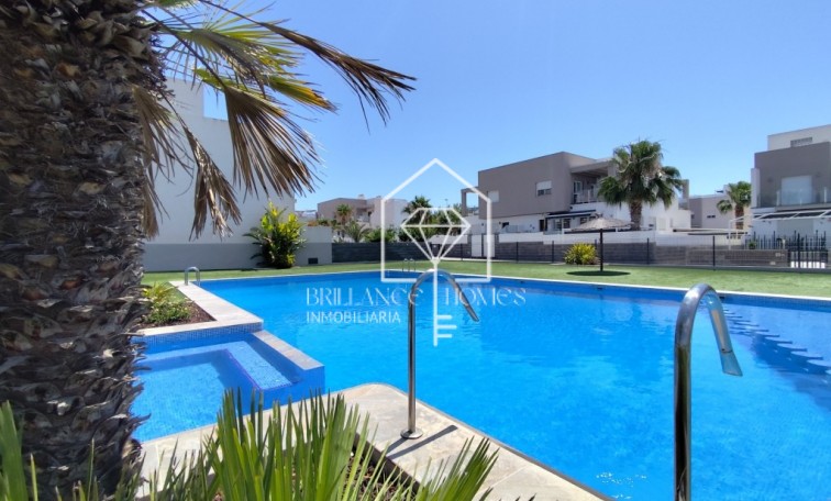 Revente - Corner townhouse - Torrevieja