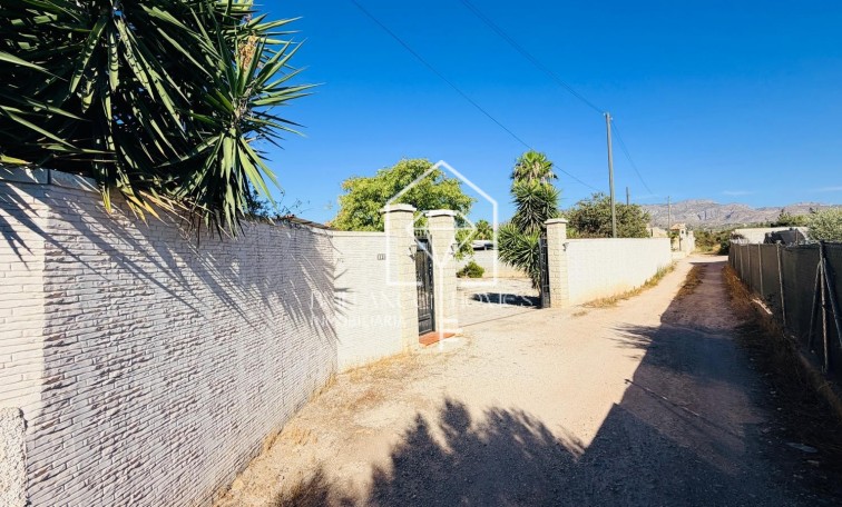 Revente - Detached villa - Crevillente