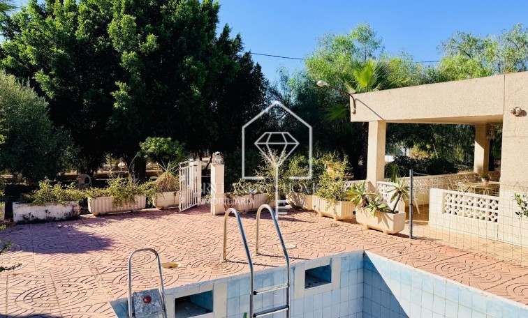 Revente - Detached villa - Crevillente