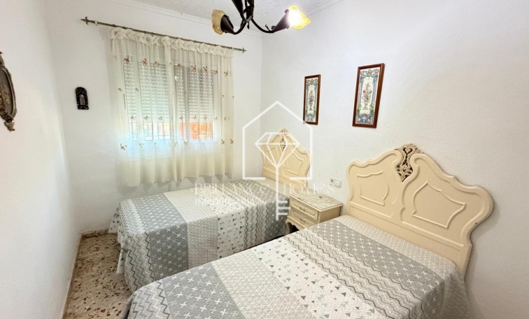 Revente - Detached villa - Crevillente