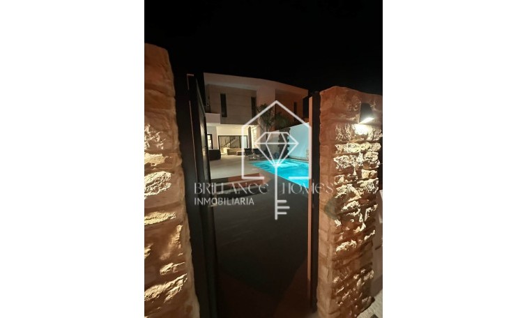 Sale - Detached villa - Dolores
