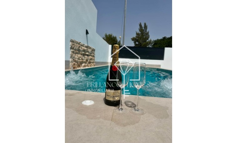Sale - Detached villa - Dolores
