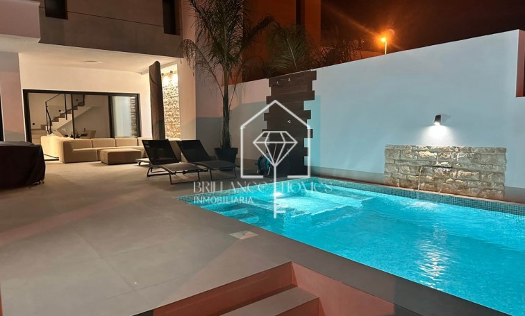 Sale - Detached villa - Dolores