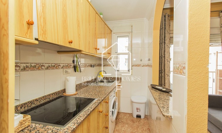 Resale - Apartamento - Torrevieja - Playa de los Locos