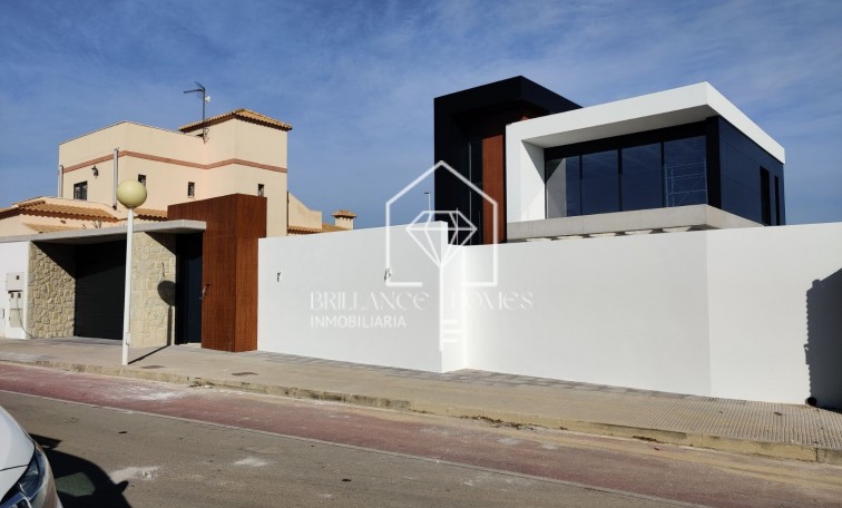 Obra nueva - Villa - La Zenia