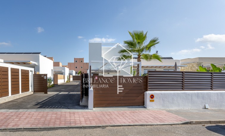 Sale - House - Detached Villa - Los Montesinos - Los Montesinos - Urb. La Herrada