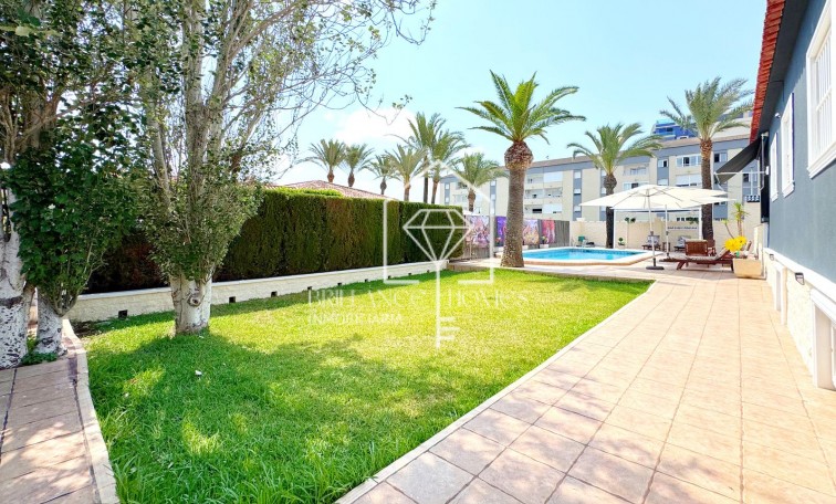 Segunda mano - Villa - Torrevieja - Rocio del Mar
