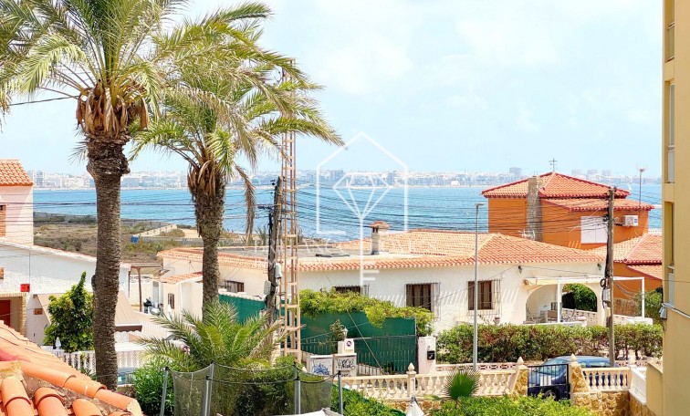 Segunda mano - Villa - Torrevieja - Rocio del Mar