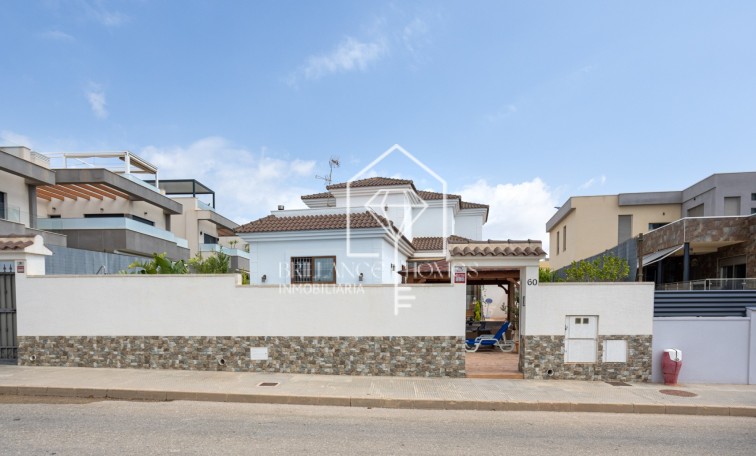 Sale - Detached villa - Los Montesinos - La Herrada