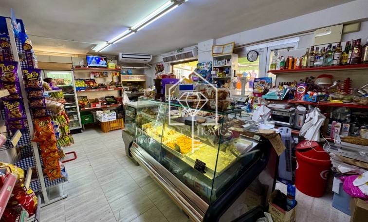 Segunda mano - Local comercial - Los Arenales del Sol - Arenales