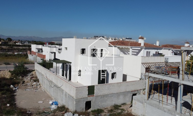 New Build - Landhaus - Daya Nueva