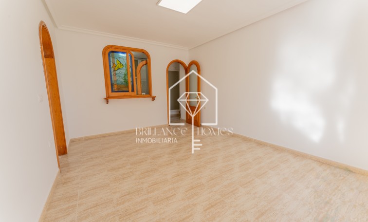 Segunda mano - Apartamento / piso - Los Arenales del Sol - Arenales