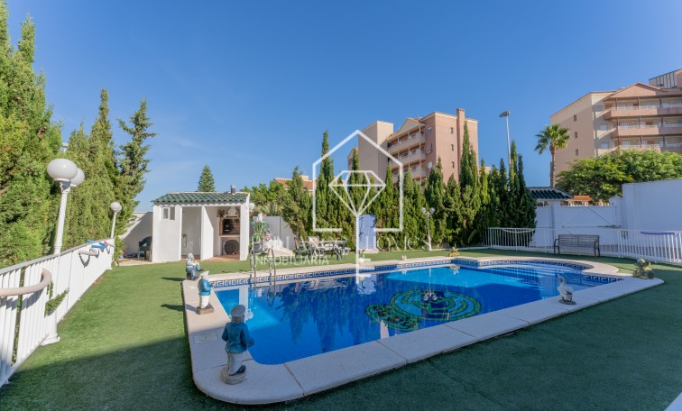 Segunda mano - Chalet - Los Arenales del Sol - Arenales