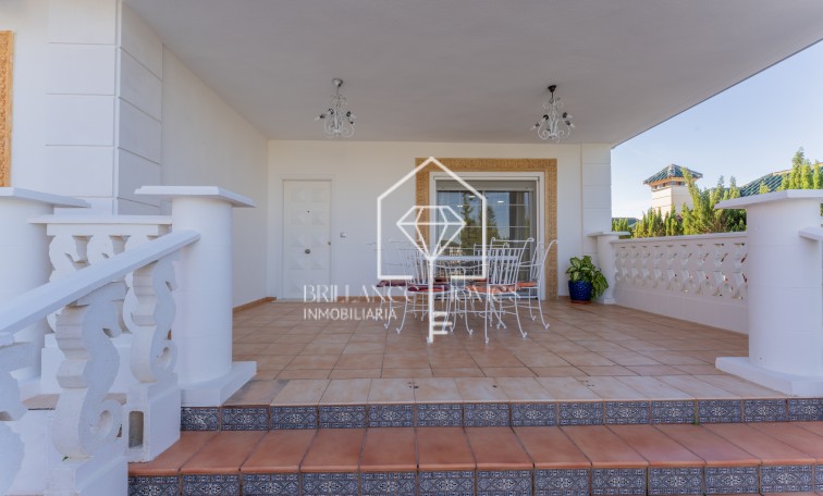 Segunda mano - Chalet - Los Arenales del Sol - Arenales