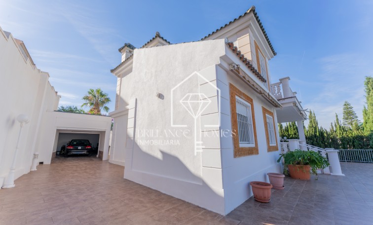 Segunda mano - Chalet - Los Arenales del Sol - Arenales